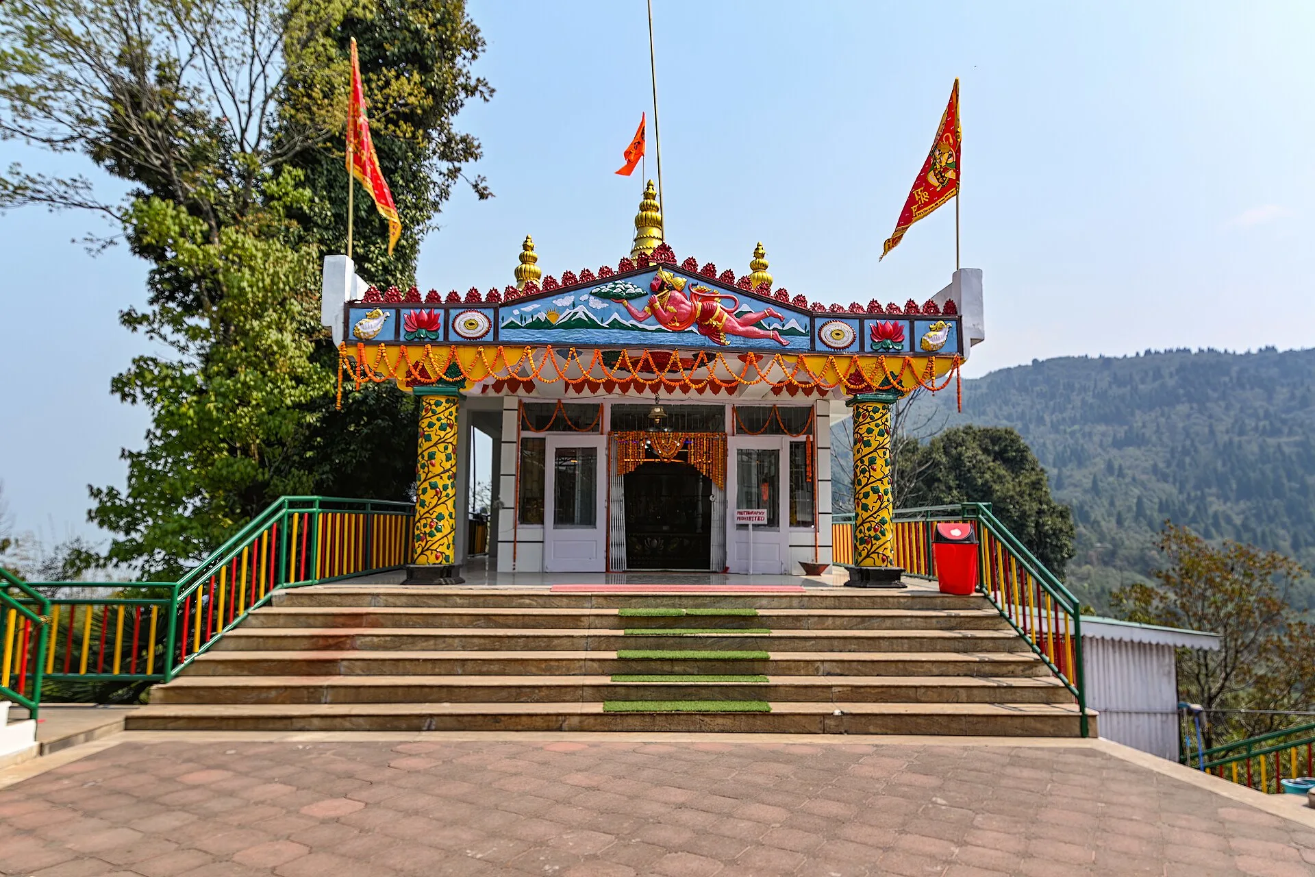 1920px-Hanuman_Tok_Temple_Complex_in_Gangtok_District,_East_Sikkim_05