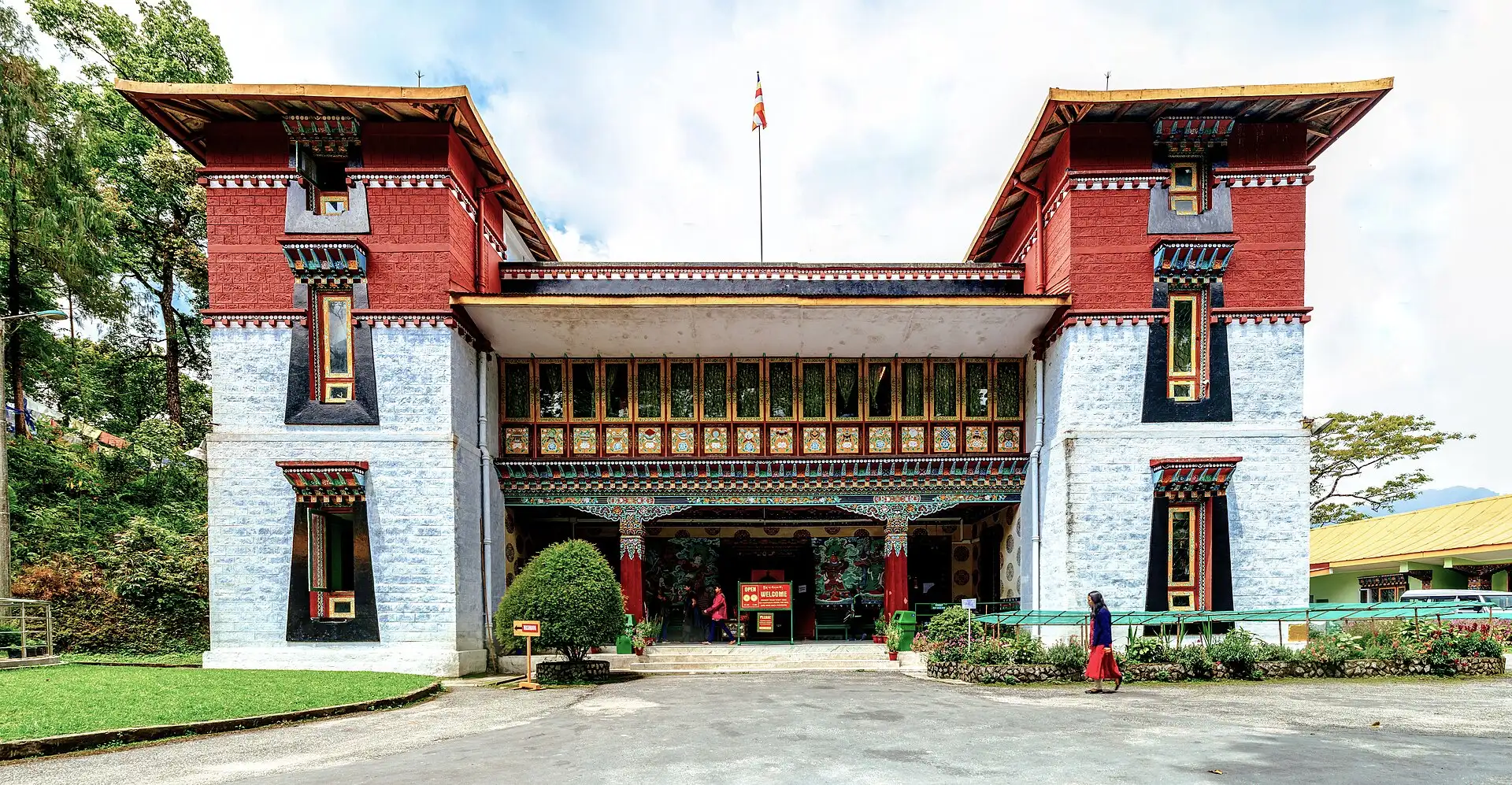 1920px-Namgyal_Institute_of_Tibetology_Front_Panorama