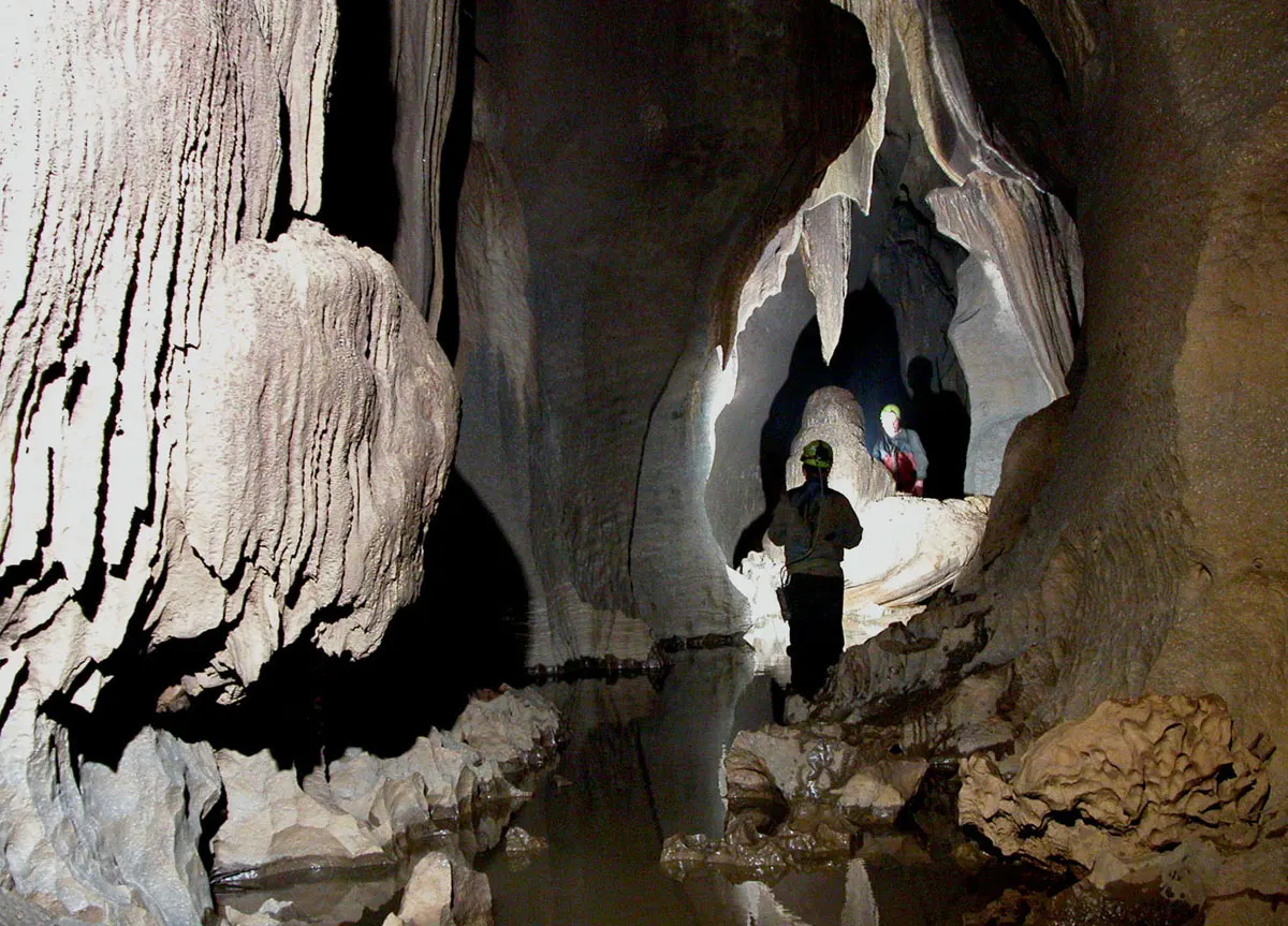Expedition_is_in_progress_in_Meghalayan_Caves
