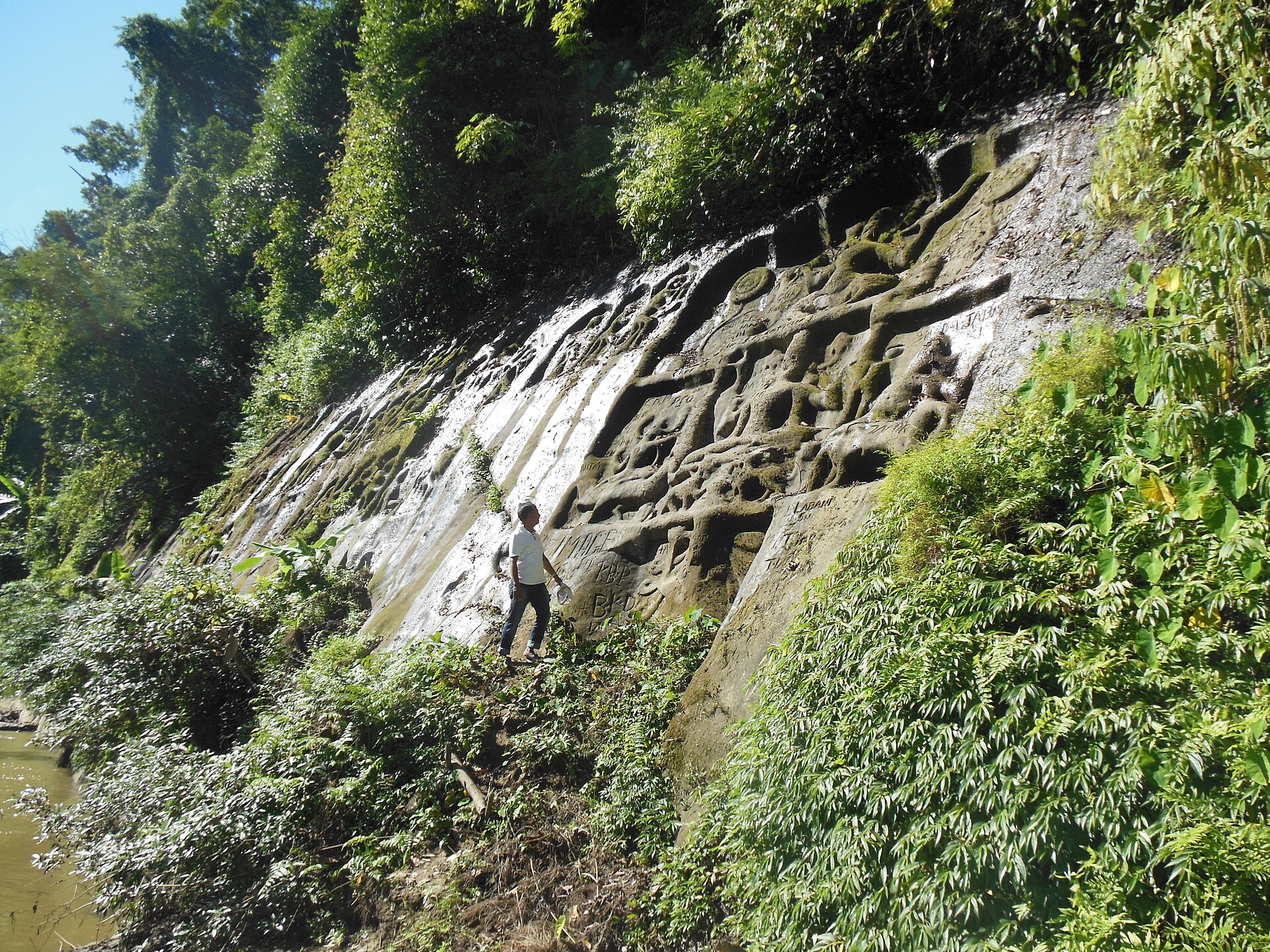 1920px-2)Chabimura,_the_archaeological_site_at_Devtamura