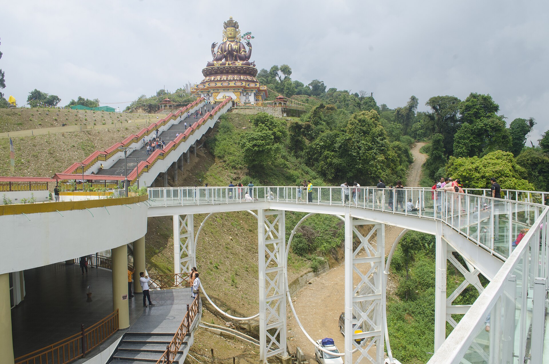 1920px-Pelling_Sky_Walk_3
