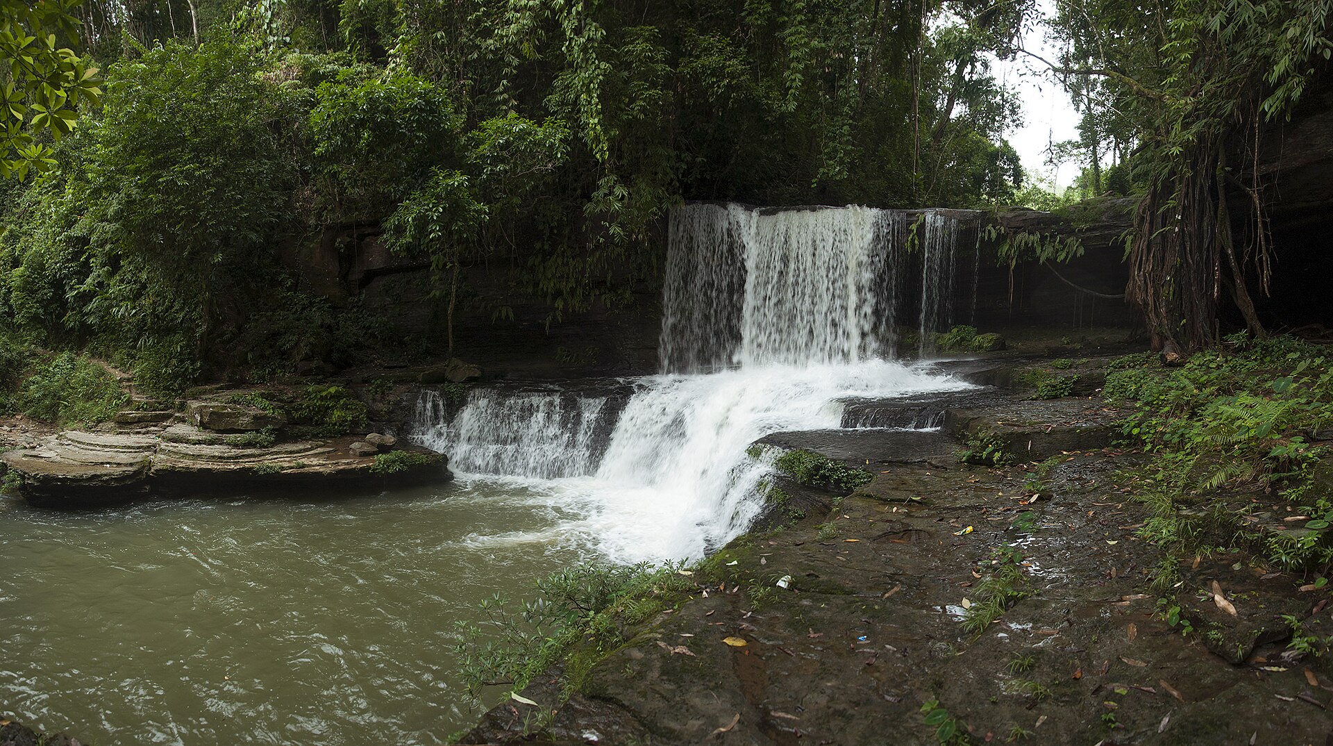 1920px-Tuirihiau_falls,_Mizoram
